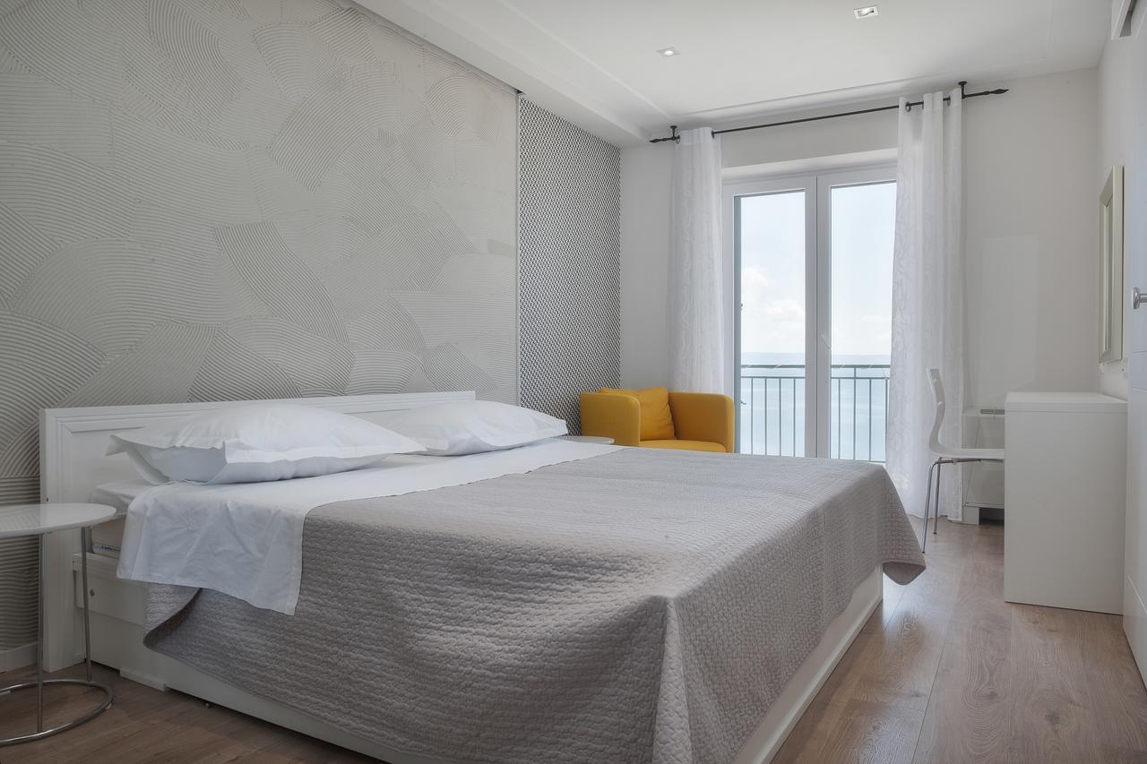 Apartments Juric Brela Luaran gambar