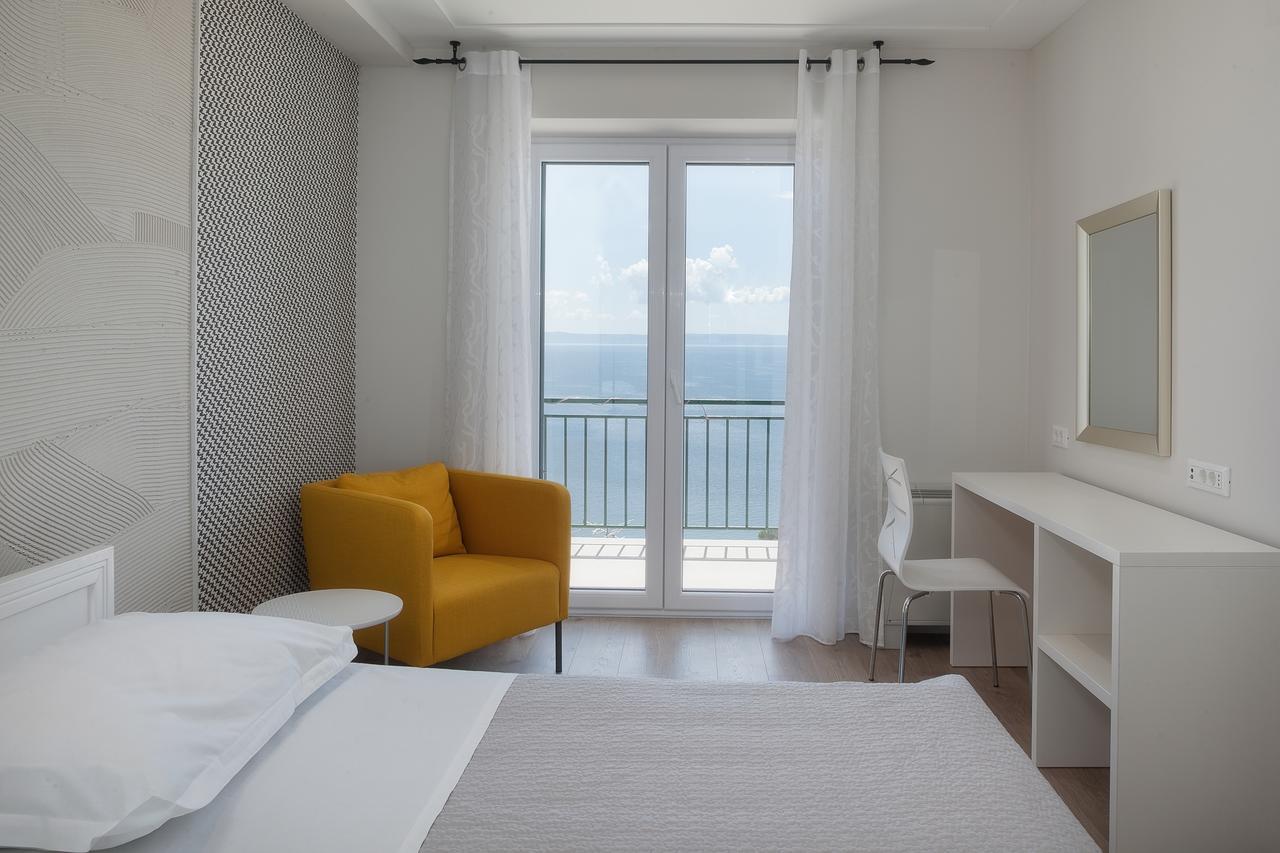Apartments Juric Brela Luaran gambar