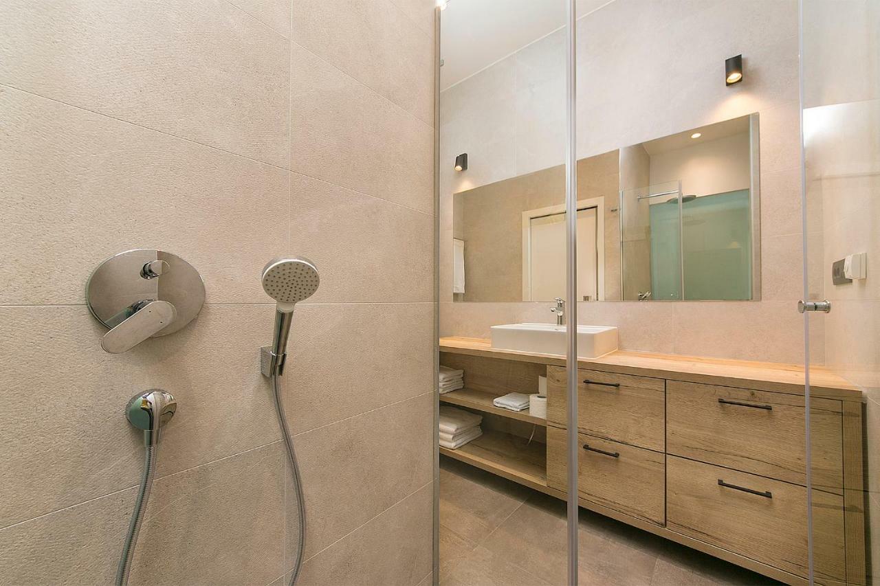 Apartments Juric Brela Luaran gambar