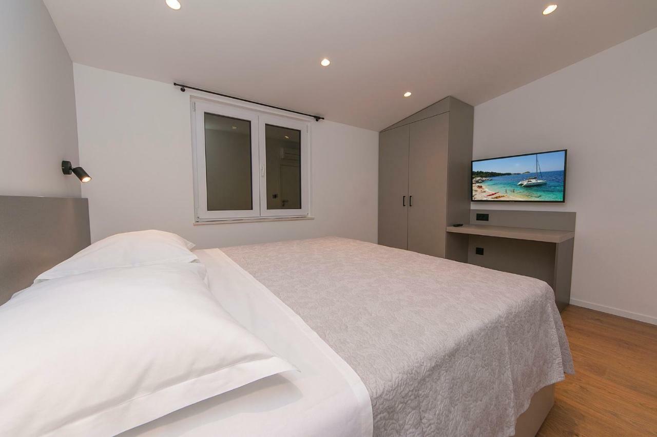 Apartments Juric Brela Luaran gambar