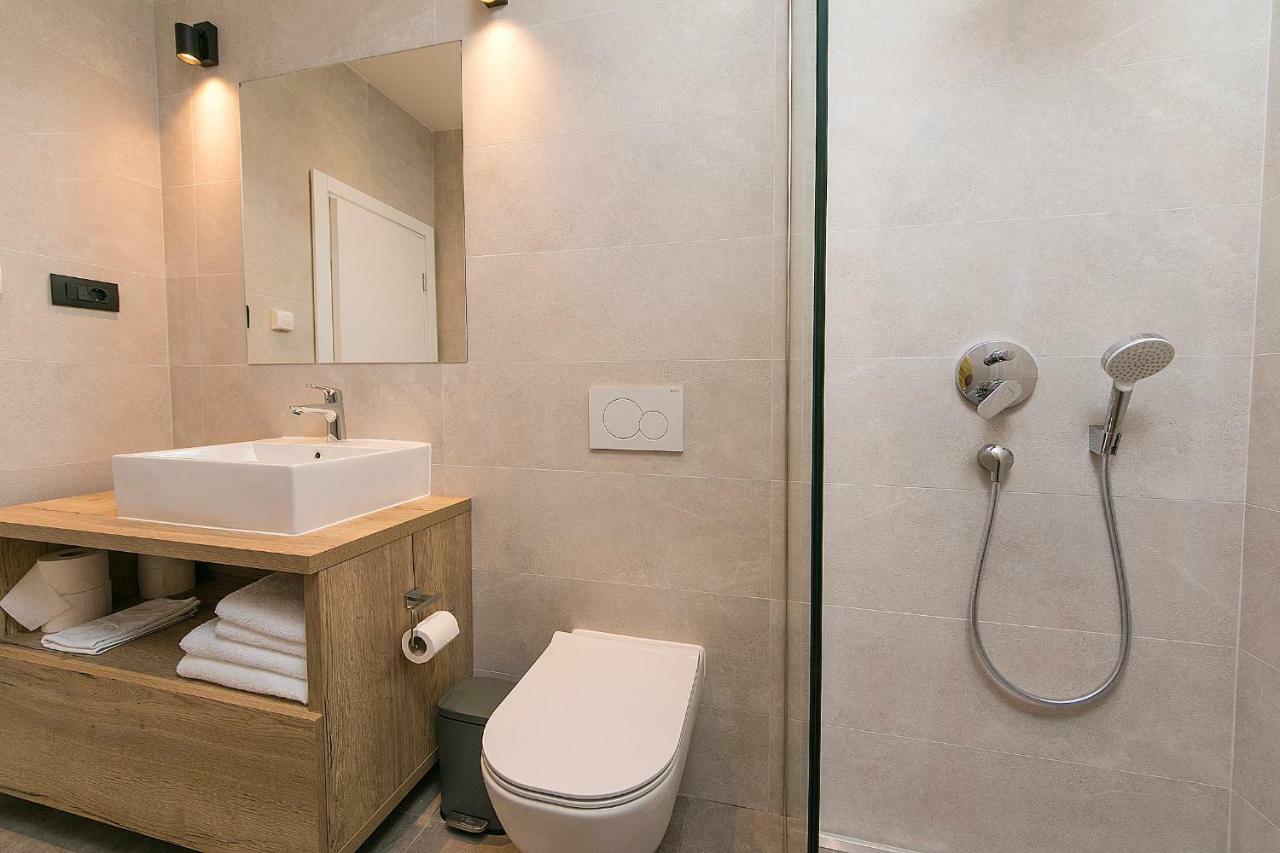 Apartments Juric Brela Luaran gambar