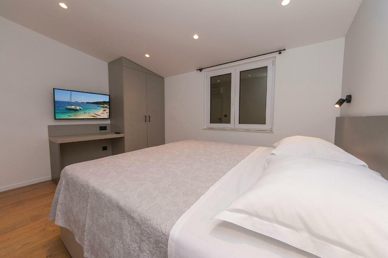 Apartments Juric Brela Luaran gambar