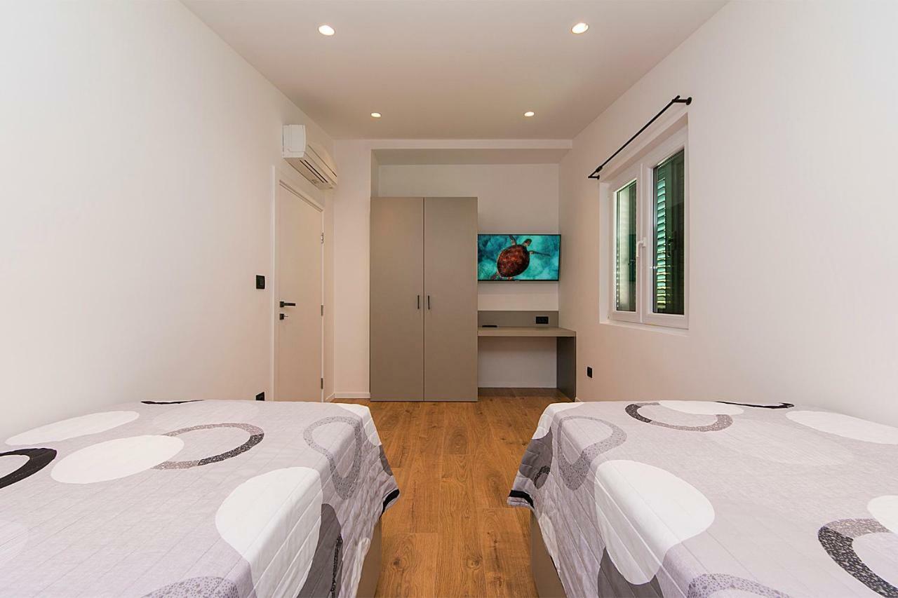Apartments Juric Brela Luaran gambar