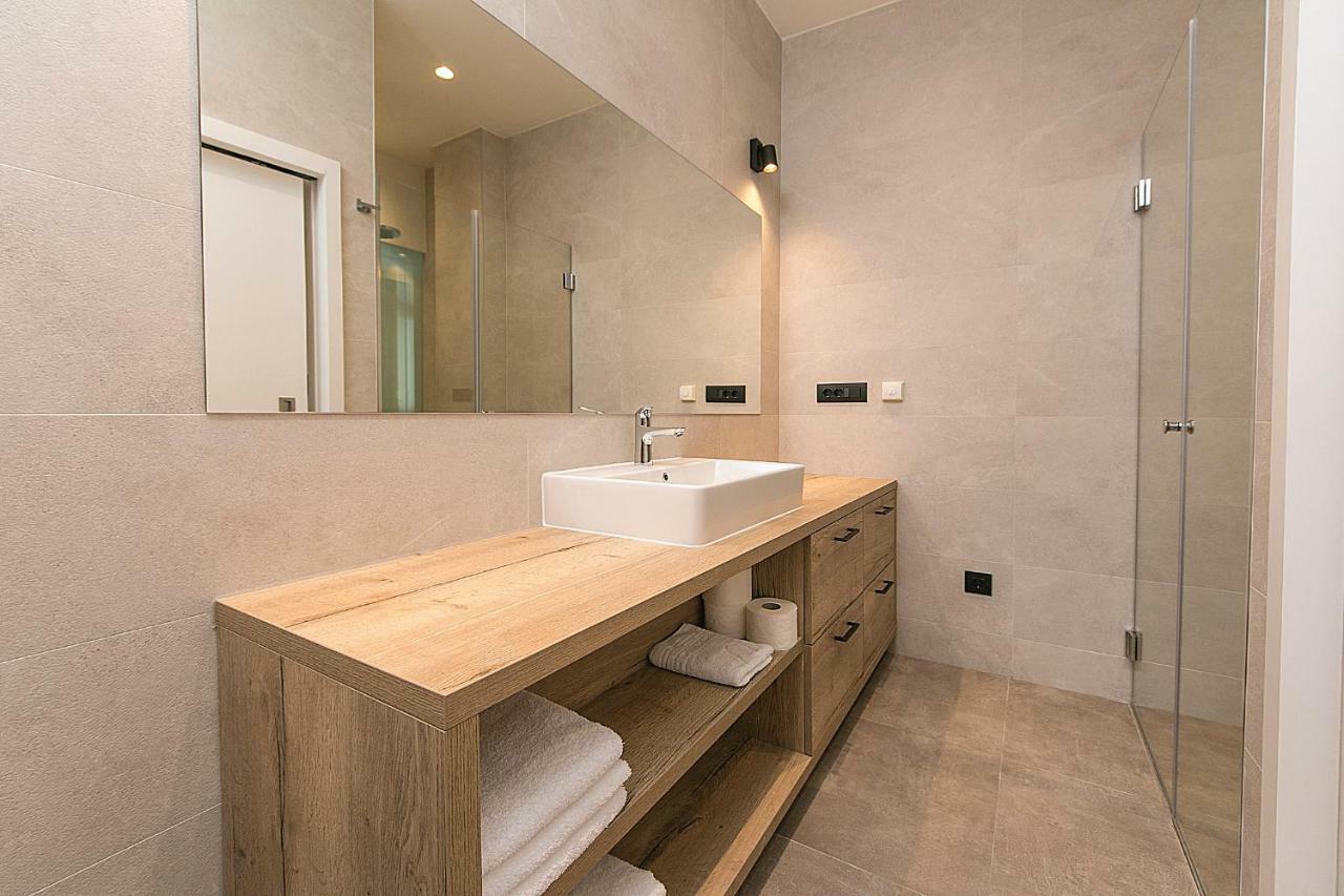 Apartments Juric Brela Luaran gambar