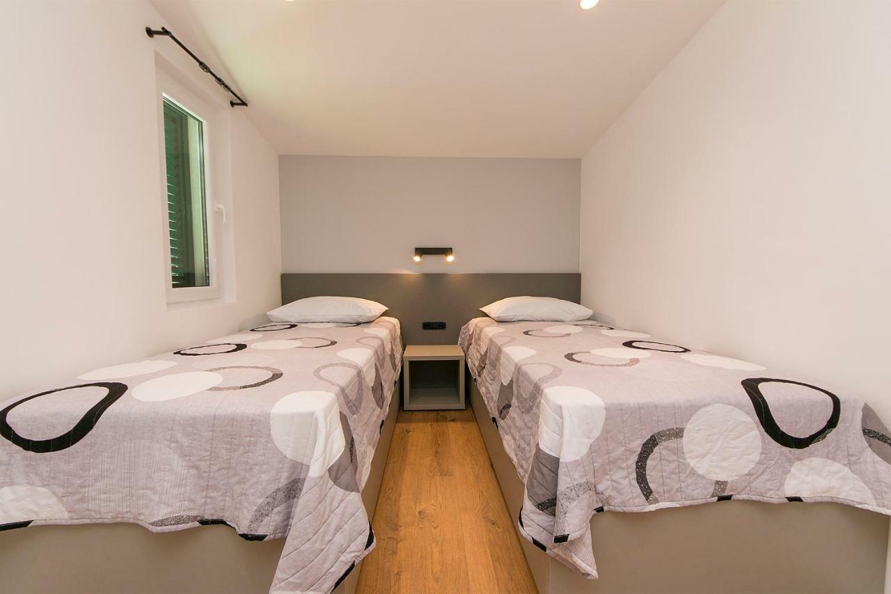 Apartments Juric Brela Luaran gambar